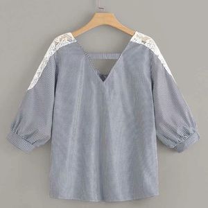 NWOT  V neck Lace insert top plus size